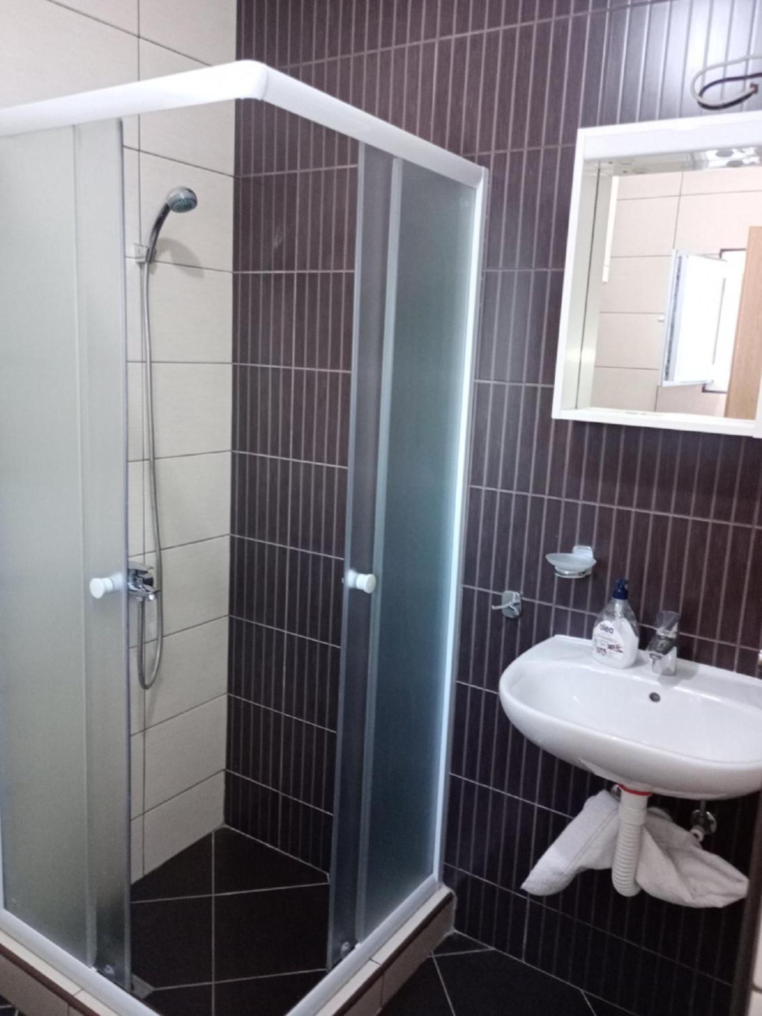 Apartments Vidikovac ติวัต ภายนอก รูปภาพ