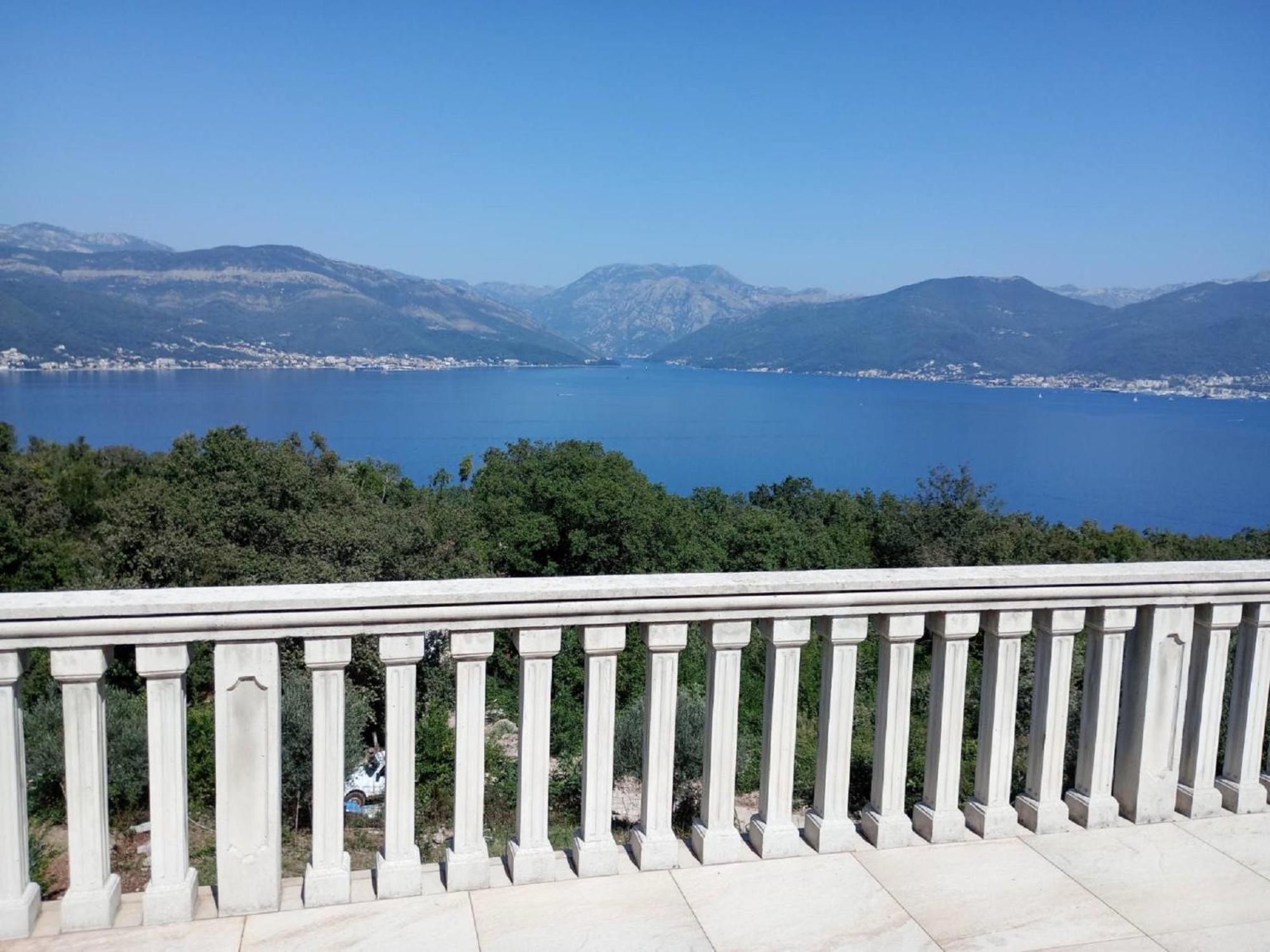 Apartments Vidikovac ติวัต ภายนอก รูปภาพ